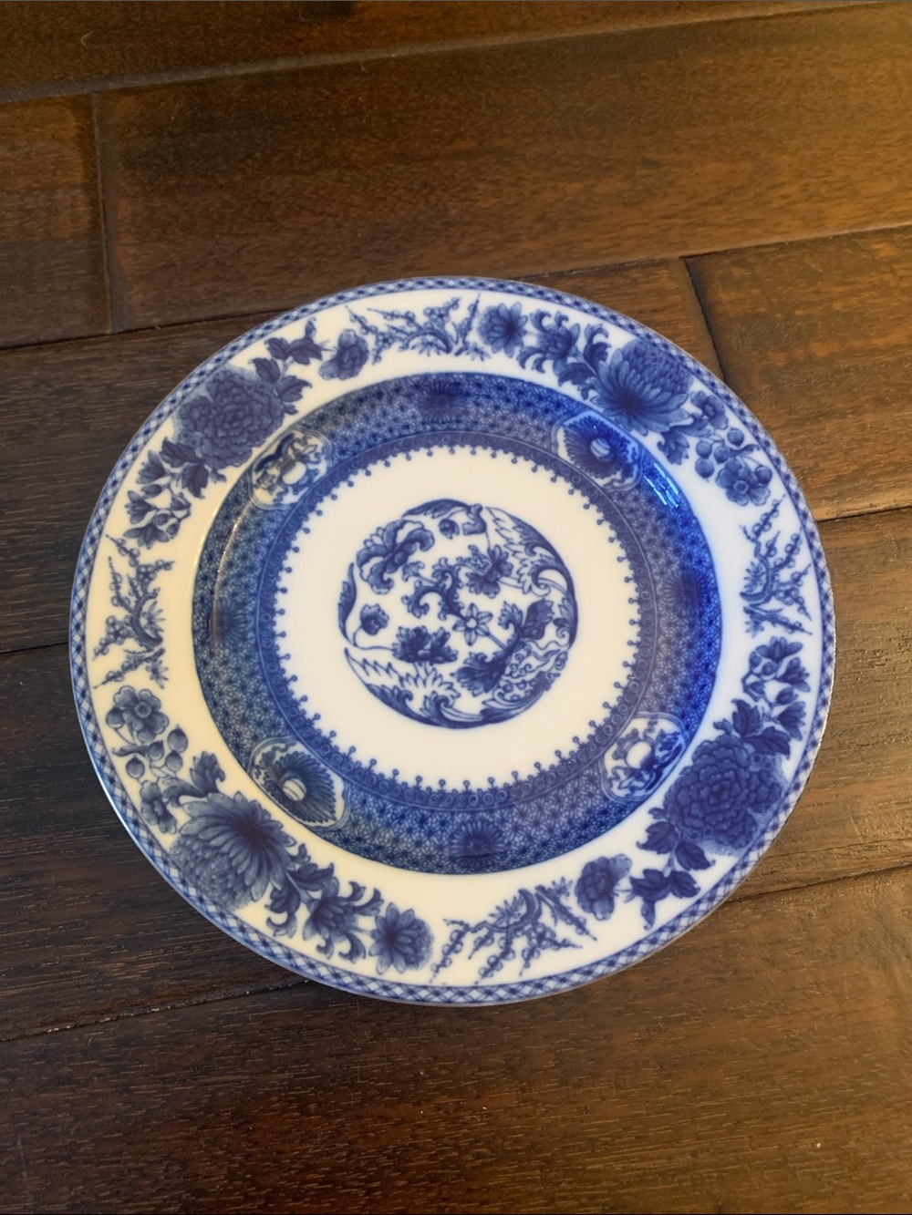 Mottahedeh Imperial Blue and Porcelain Bread and Butter Plate like new!